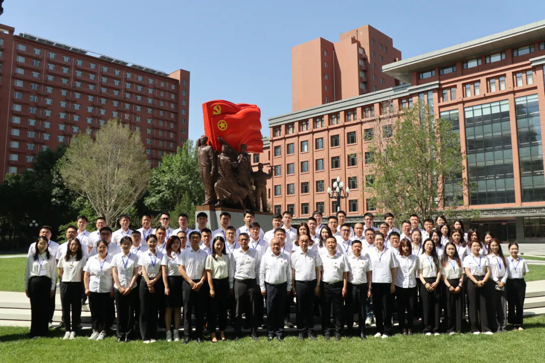 中國鐵物首期“青馬工程”培訓班開班