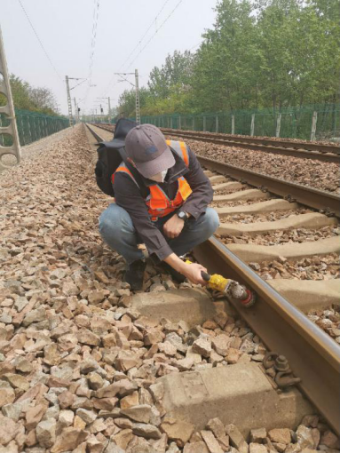 疫情期間，軌道集團(tuán)加快鋼軌電子標(biāo)簽實(shí)施.png